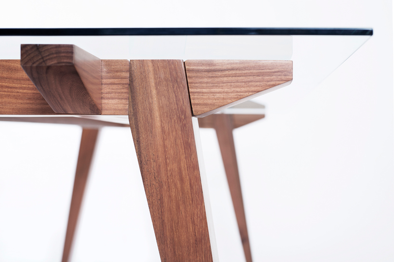 Illustration for article titled This Table Slides Together Without Screws, Dowels, Or Glue